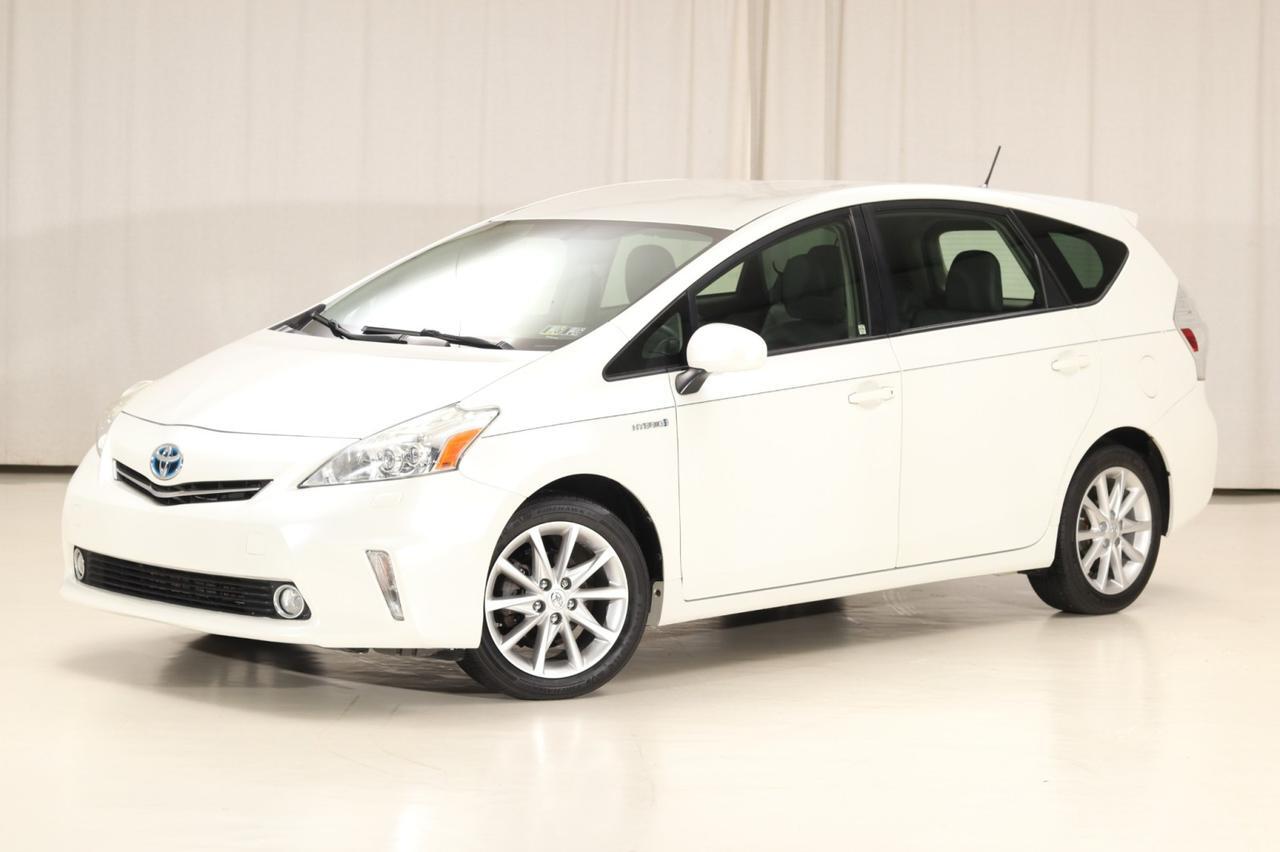 2014 Toyota Prius v Five