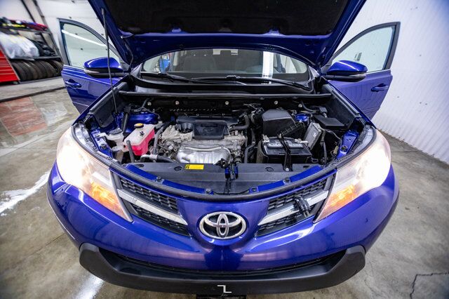 2014 Toyota RAV4 AWD XLE Roof BCam Red Deer AB