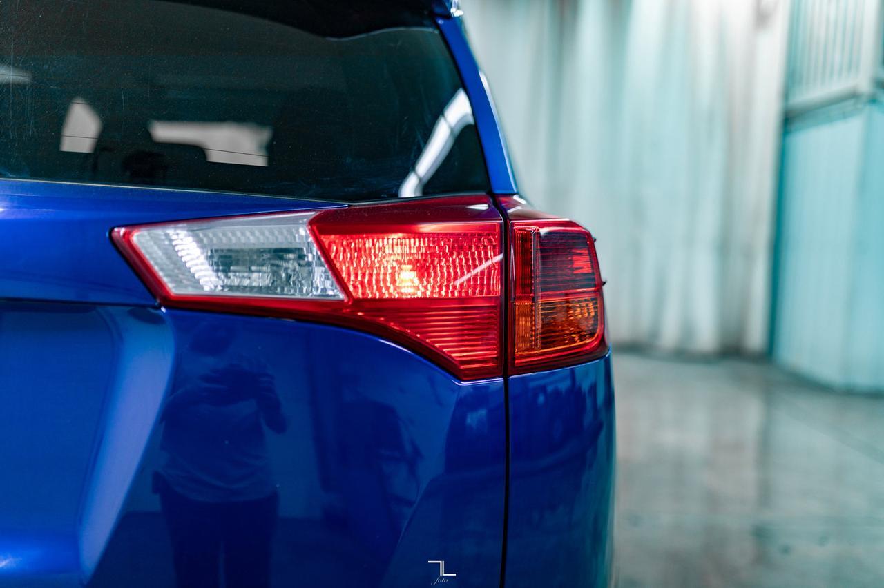 2014 Toyota RAV4 AWD XLE Roof BCam Red Deer AB