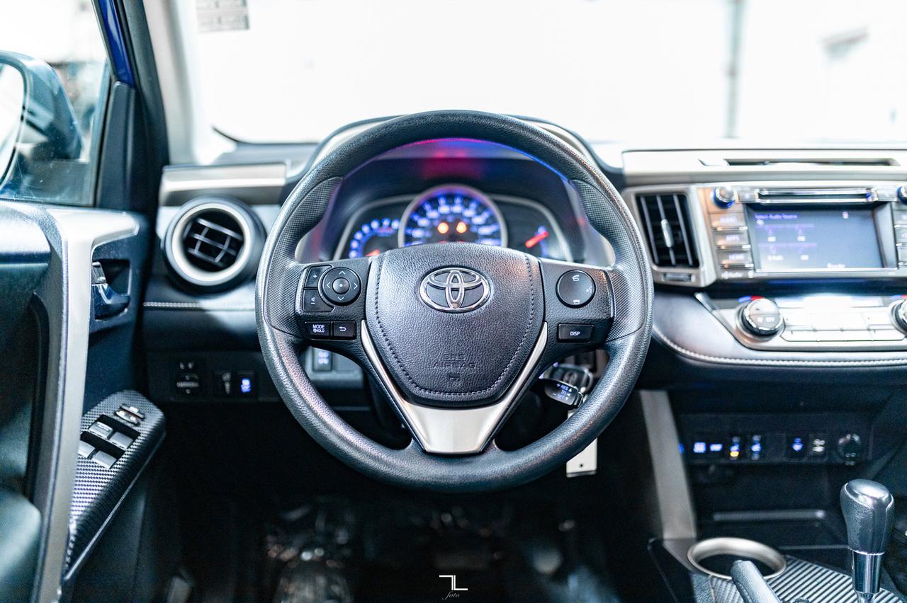 2014 Toyota RAV4 AWD XLE Roof BCam Red Deer AB