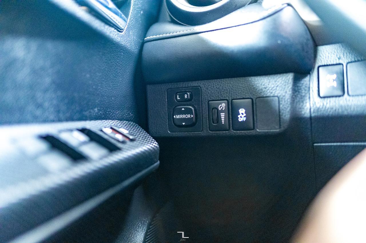 2014 Toyota RAV4 AWD XLE Roof BCam Red Deer AB