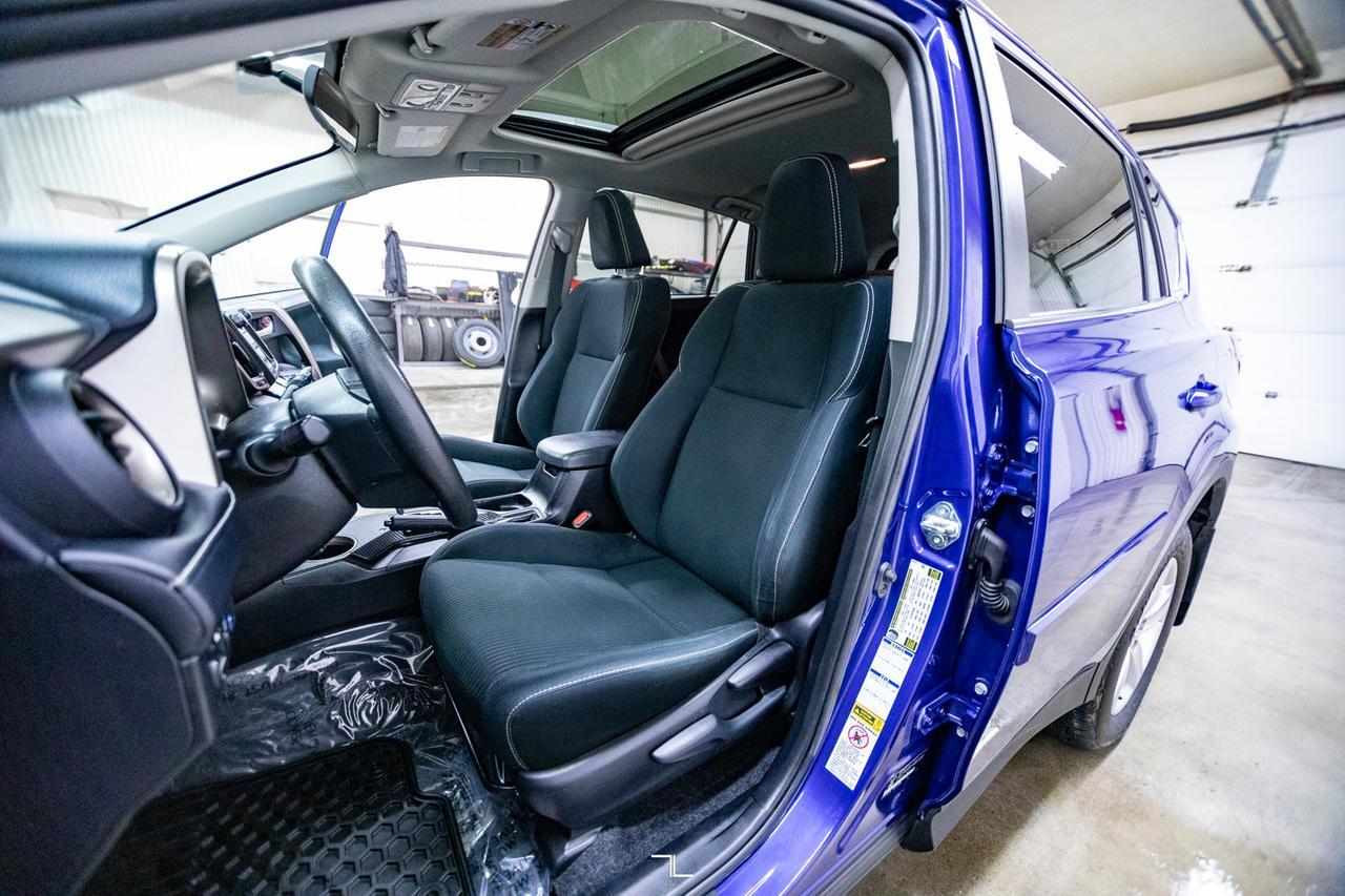 2014 Toyota RAV4 AWD XLE Roof BCam Red Deer AB