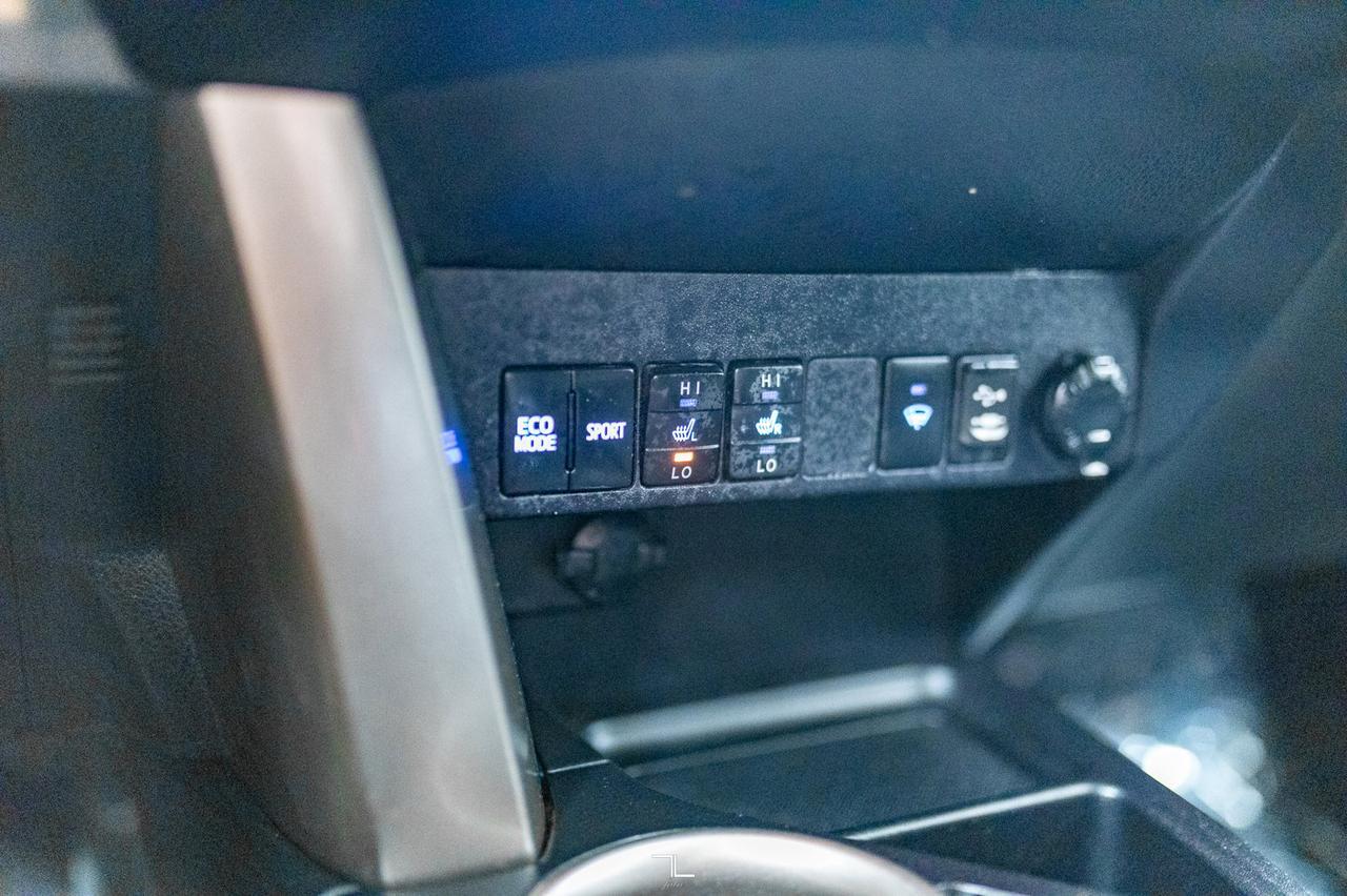 2014 Toyota RAV4 AWD XLE Roof BCam Red Deer AB