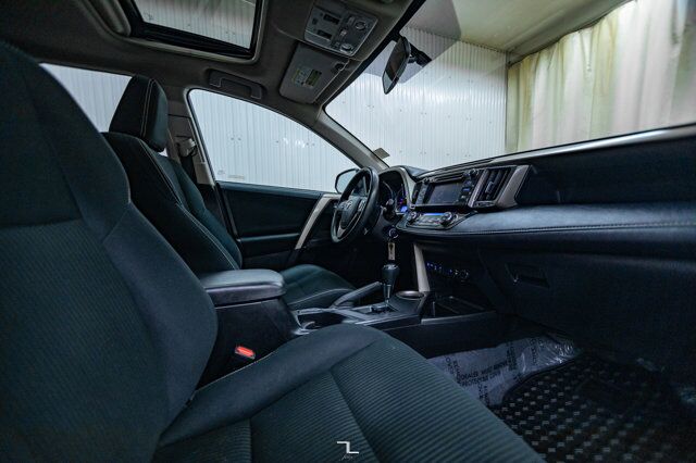 2014 Toyota RAV4 AWD XLE Roof BCam Red Deer AB