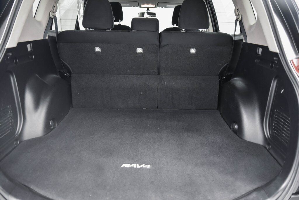 2014 Toyota RAV4 LE Akron OH
