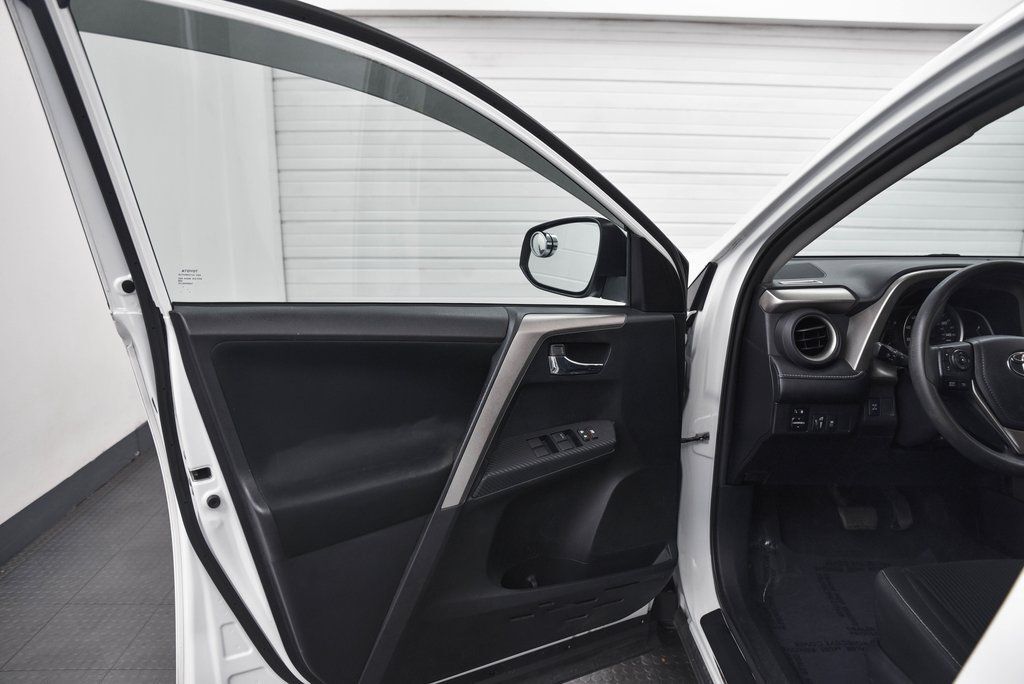 2014 Toyota RAV4 XLE Akron OH