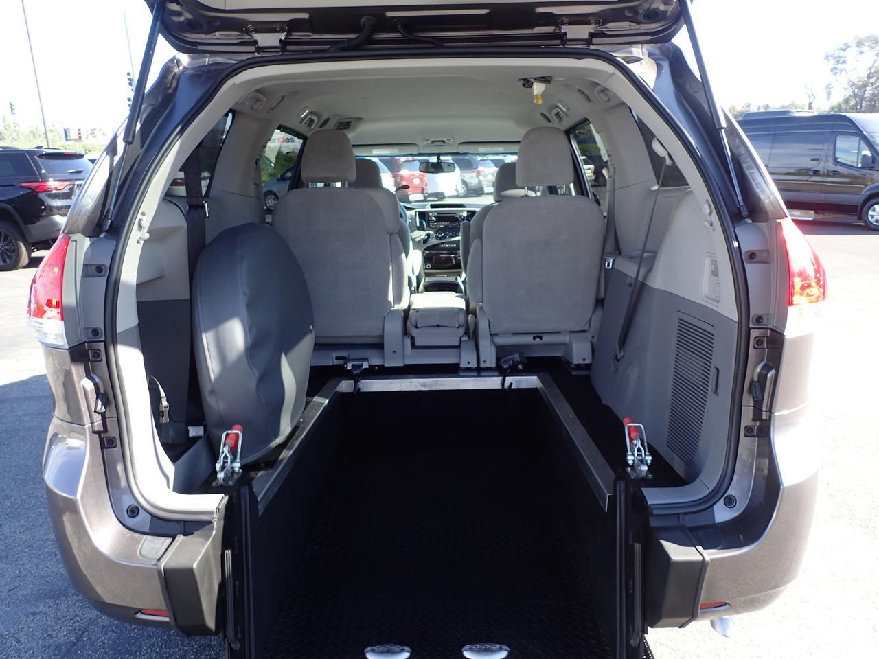 2014 Toyota Sienna LE Anaheim CA