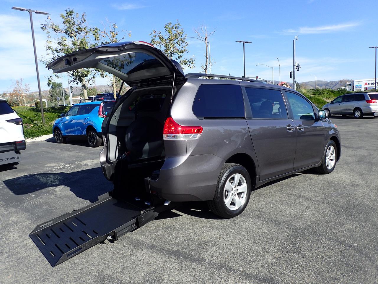 2014 Toyota Sienna LE