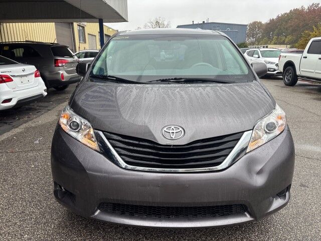 2014 Toyota Sienna LE
