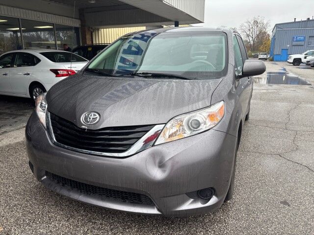 2014 Toyota Sienna LE
