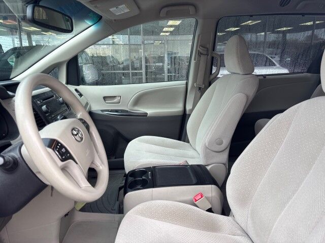 2014 Toyota Sienna LE Cleveland OH