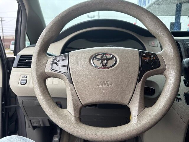 2014 Toyota Sienna LE Cleveland OH