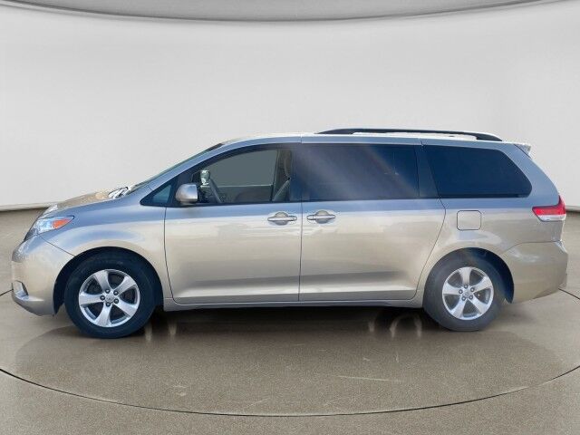 2014 Toyota Sienna LE