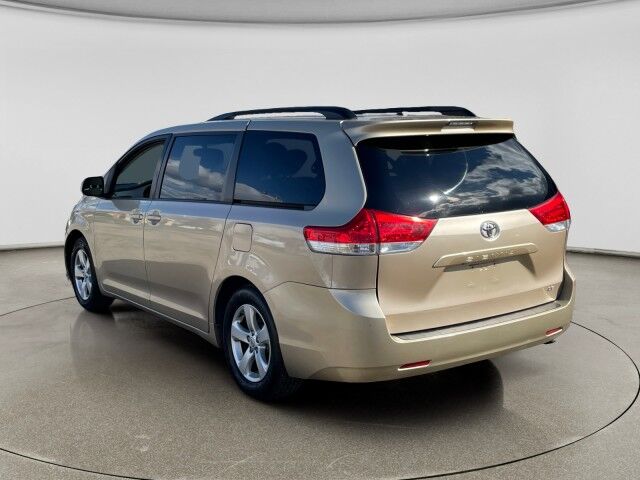 2014 Toyota Sienna LE