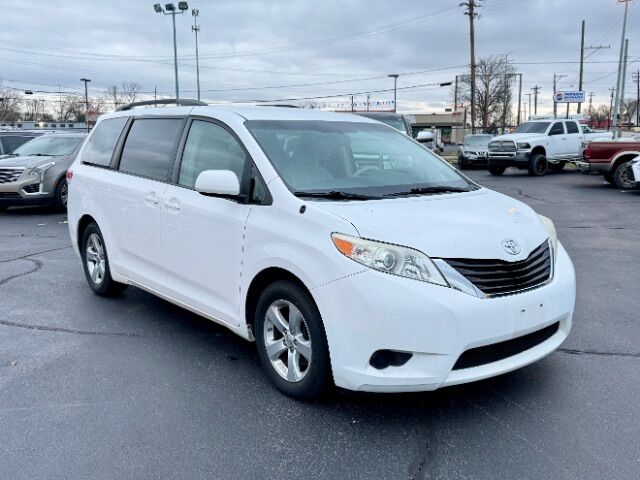2014 Toyota Sienna LE FWD 8-Passenger V6