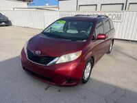 Toyota Sienna LE 2014