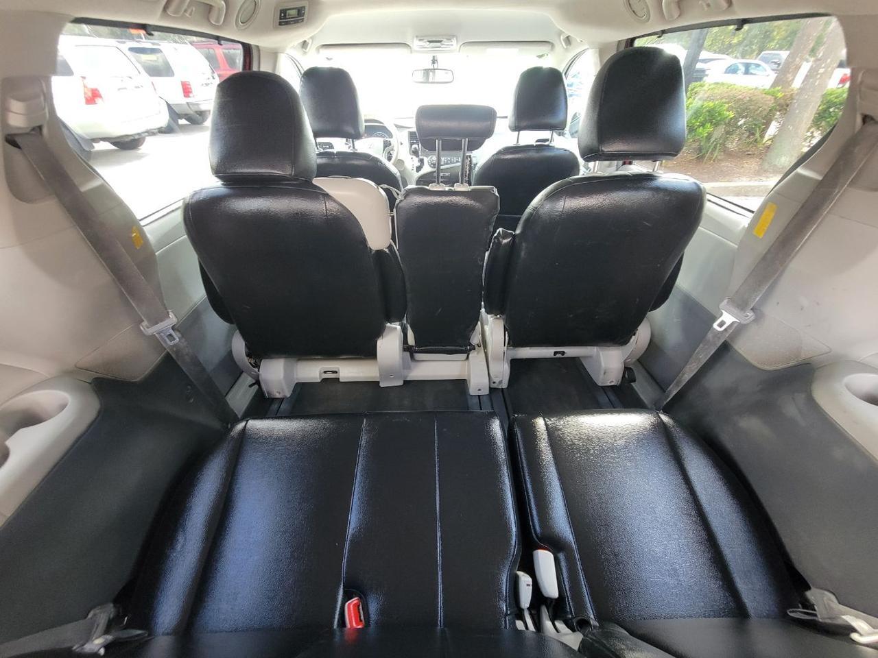 2014 Toyota Sienna LE V6 7 Passenger Auto Access Seat | LE V6 8 Passenger | LE V6 7 Passenger Hardeeville SC