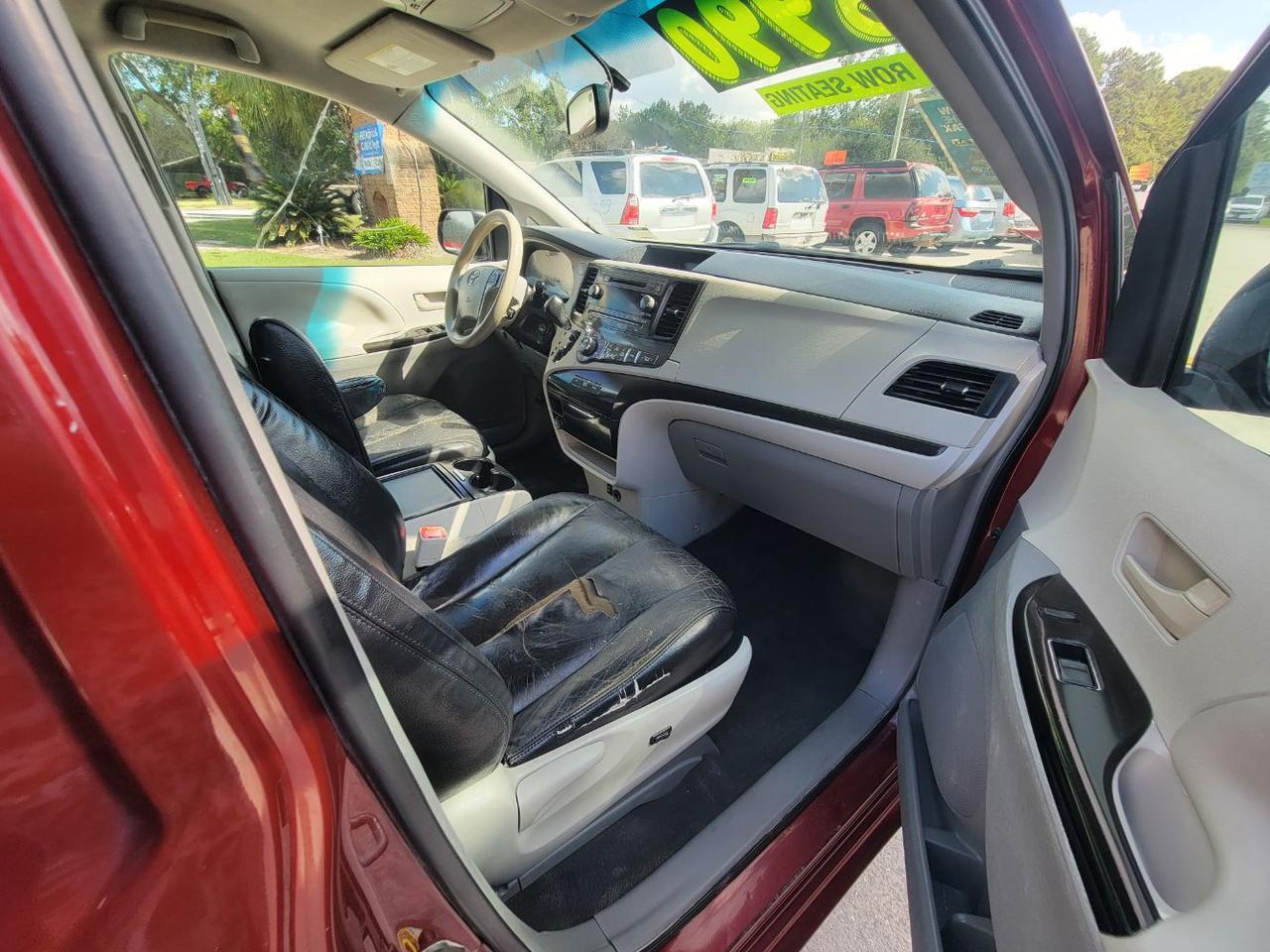 2014 Toyota Sienna LE V6 7 Passenger Auto Access Seat | LE V6 8 Passenger | LE V6 7 Passenger Hardeeville SC