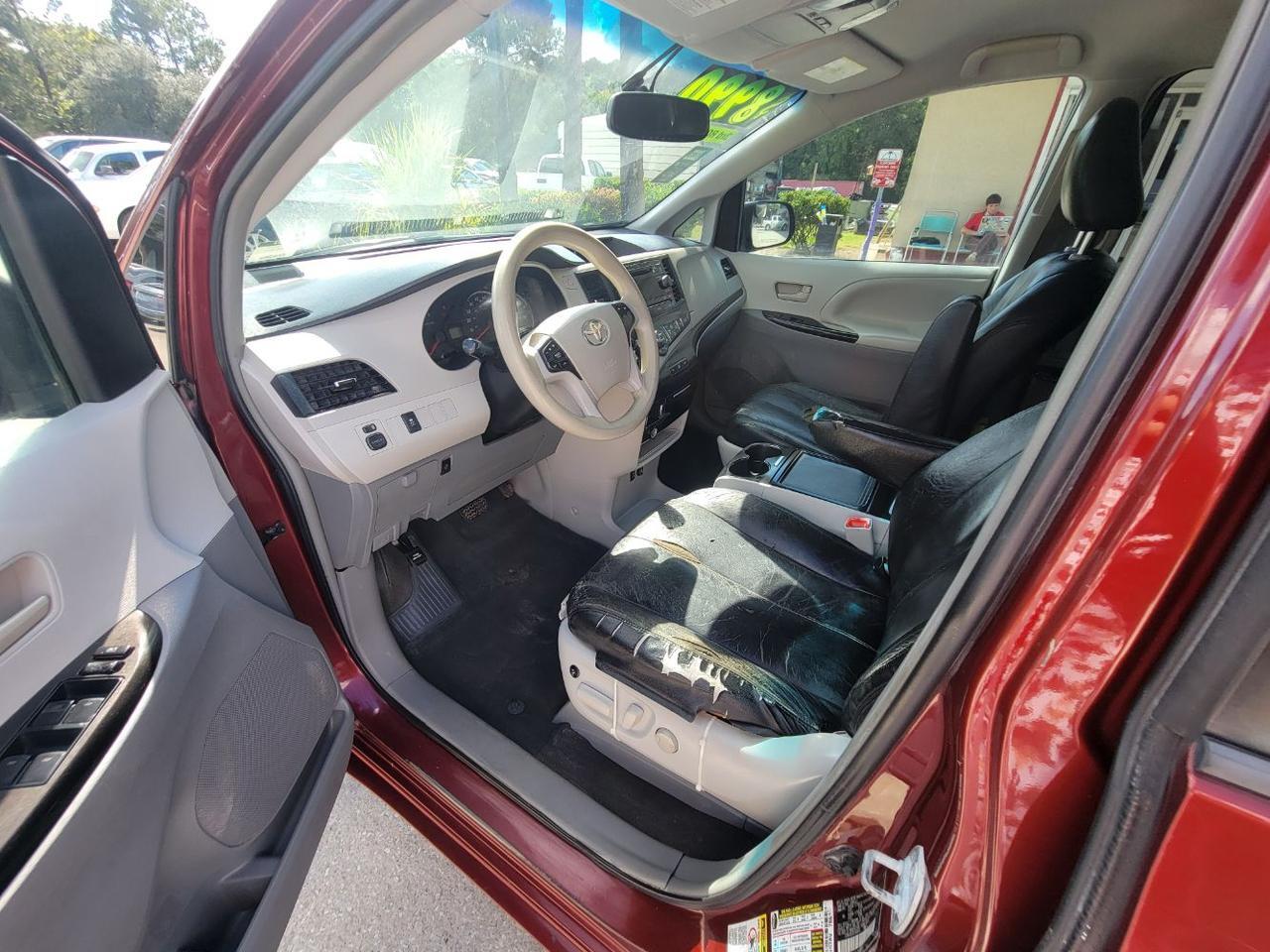 2014 Toyota Sienna LE V6 7 Passenger Auto Access Seat | LE V6 8 Passenger | LE V6 7 Passenger Hardeeville SC