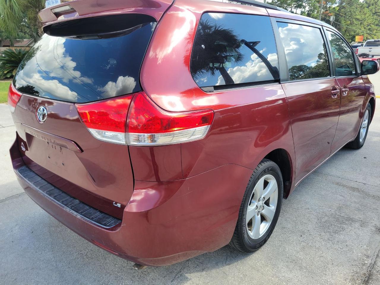 2014 Toyota Sienna LE V6 7 Passenger Auto Access Seat | LE V6 8 Passenger | LE V6 7 Passenger Hardeeville SC