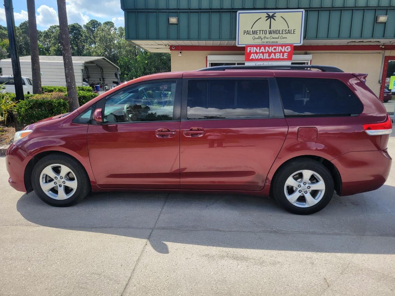 2014 Toyota Sienna LE V6 7 Passenger Auto Access Seat | LE V6 8 Passenger | LE V6 7 Passenger Hardeeville SC
