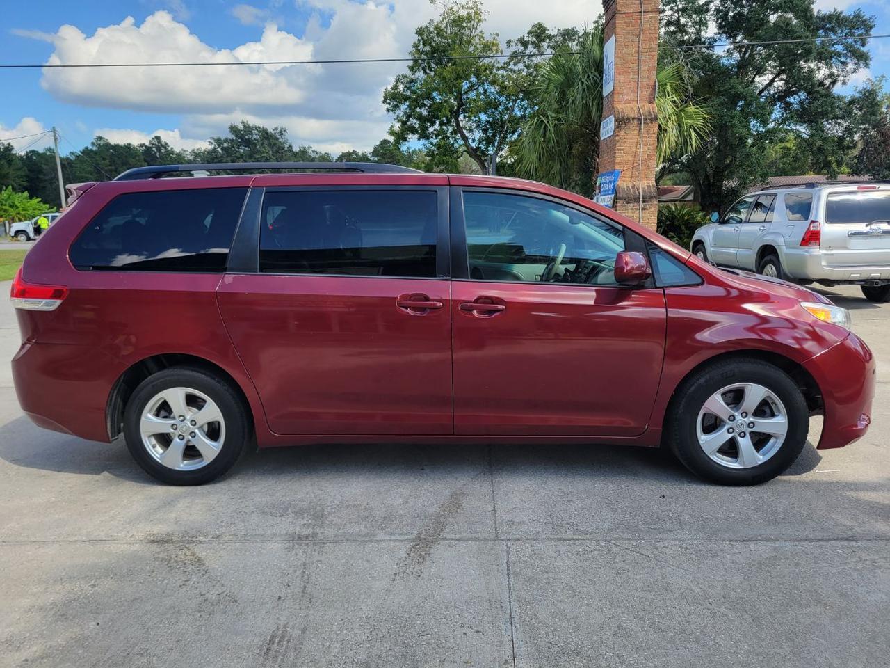 2014 Toyota Sienna LE V6 7 Passenger Auto Access Seat | LE V6 8 Passenger | LE V6 7 Passenger Hardeeville SC