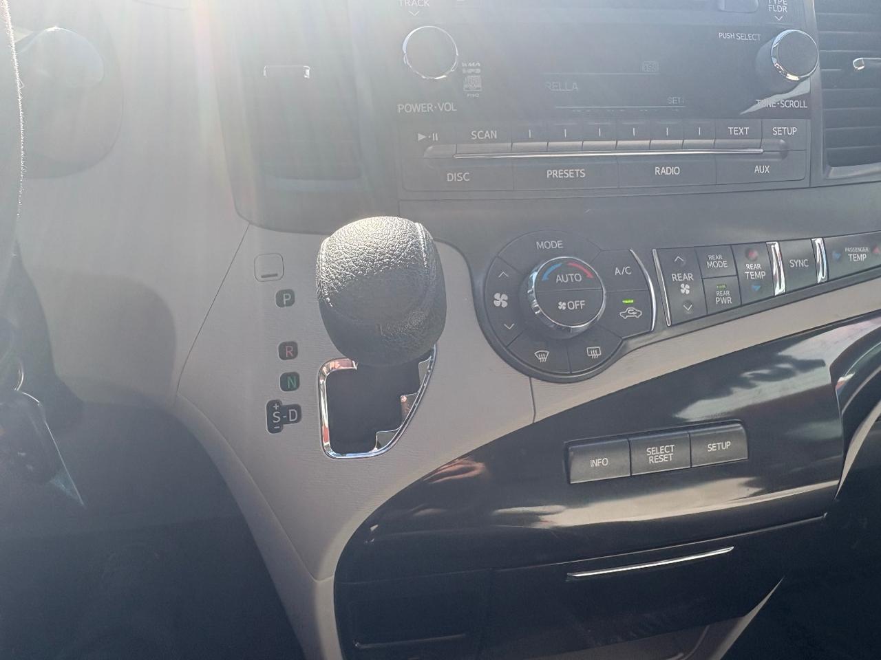 2014 Toyota Sienna LE V6 8 Passenger Austin TX