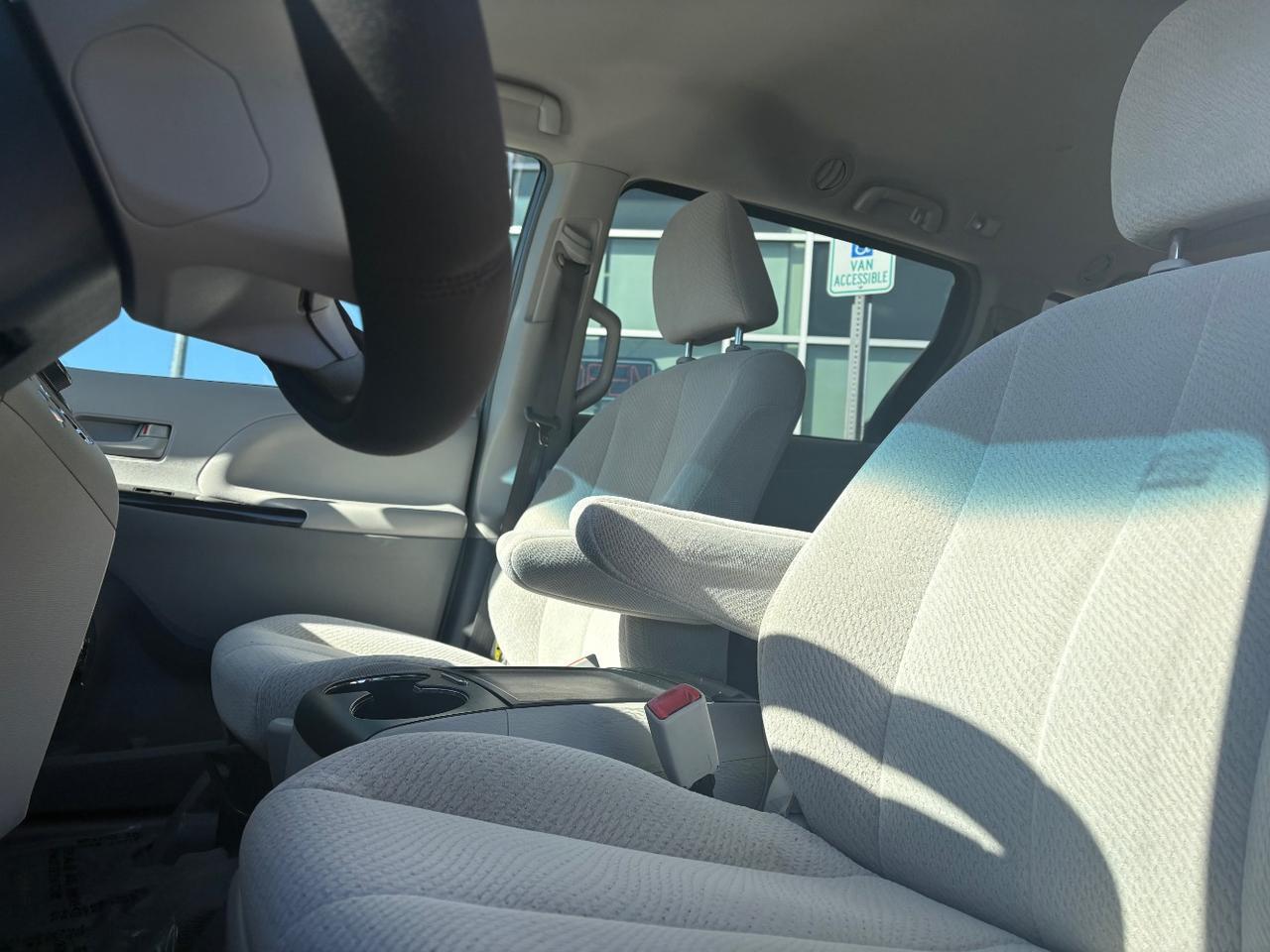 2014 Toyota Sienna LE V6 8 Passenger Austin TX