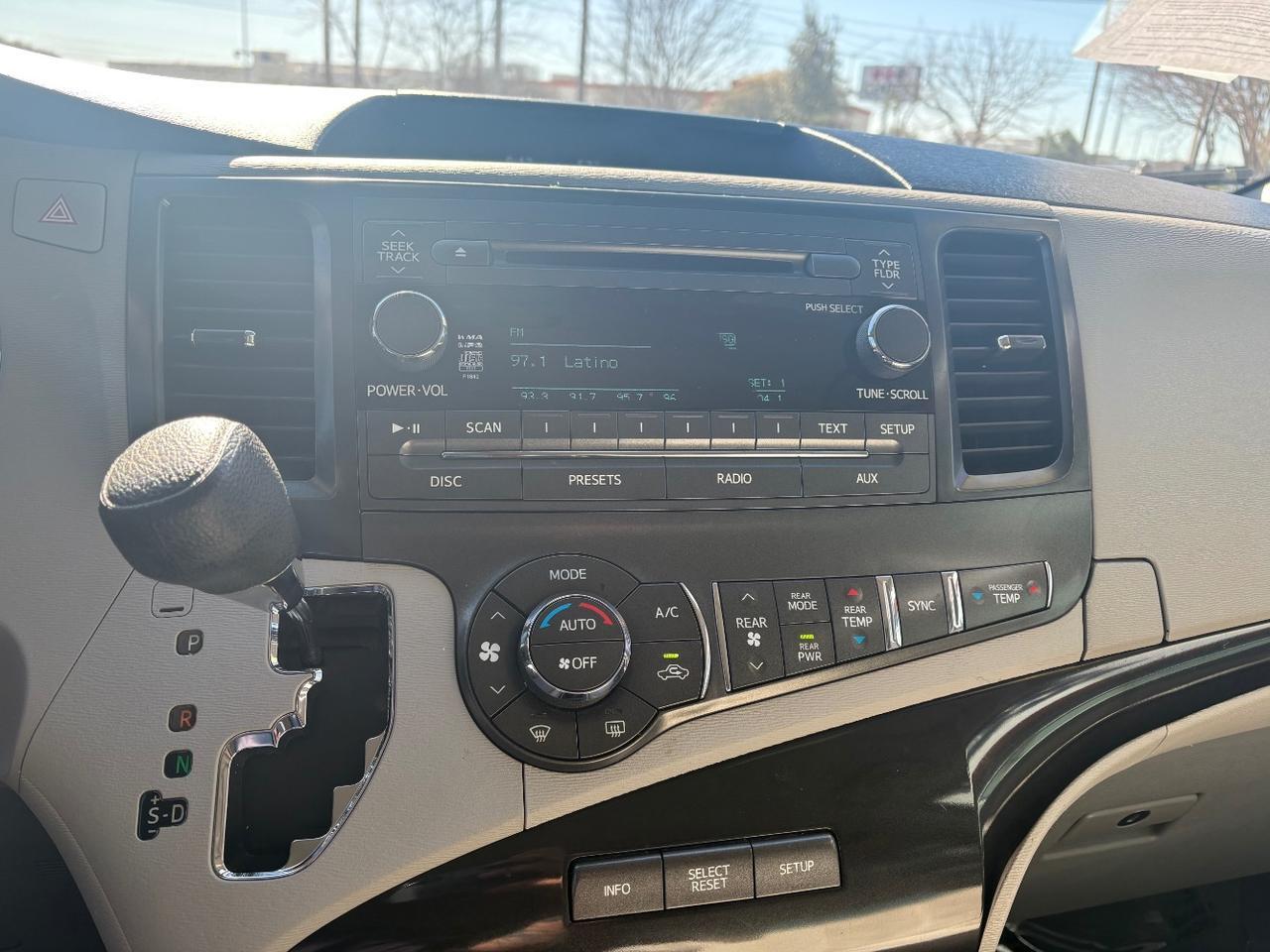 2014 Toyota Sienna LE V6 8 Passenger Austin TX