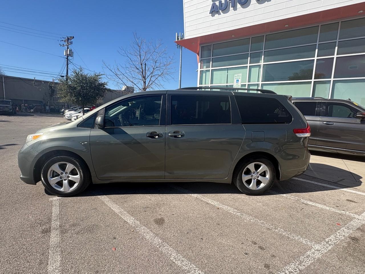 2014 Toyota Sienna LE V6 8 Passenger Austin TX
