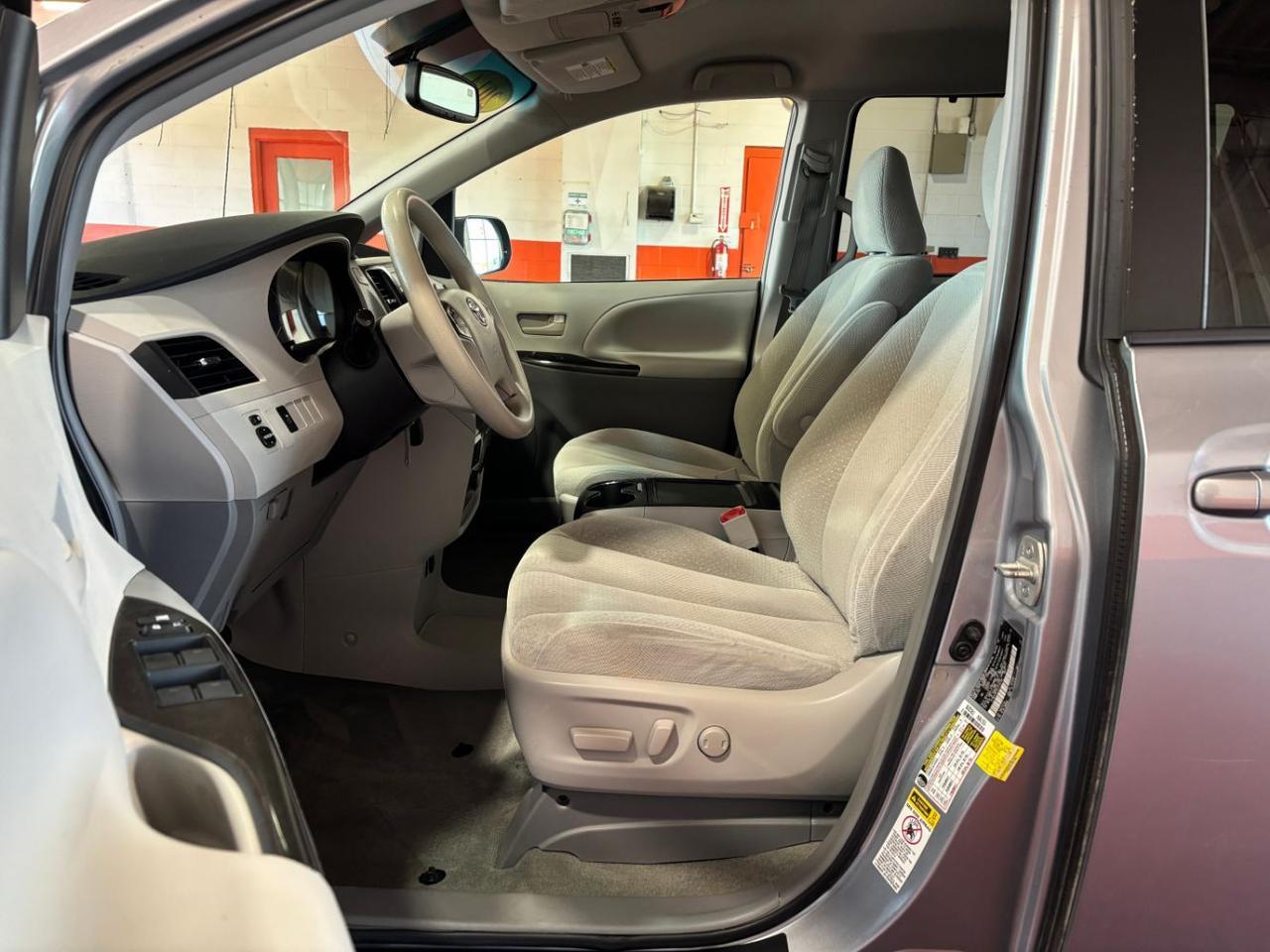 2014 Toyota Sienna LE V6 8 Passenger Franklin OH