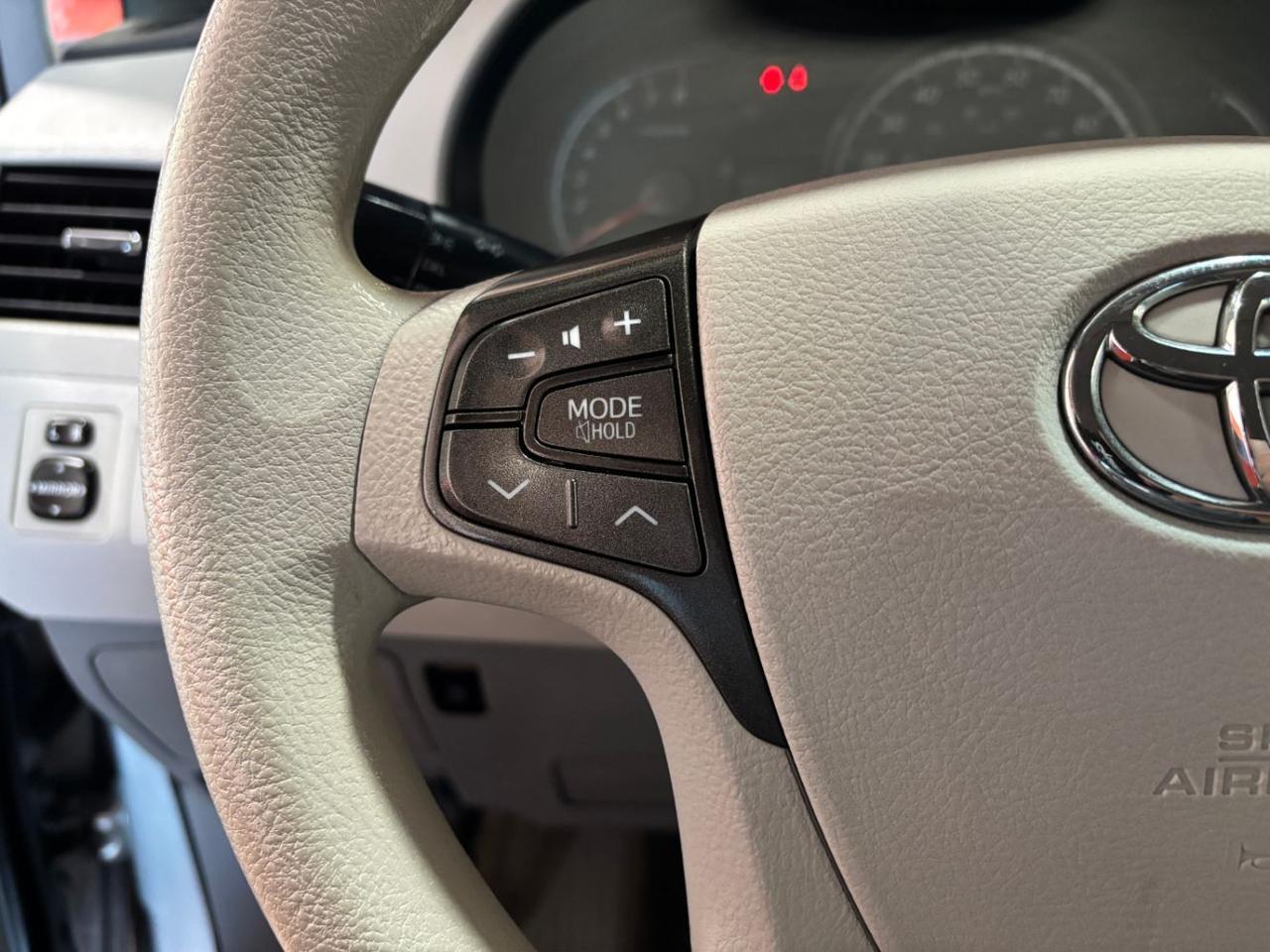 2014 Toyota Sienna LE V6 8 Passenger Franklin OH