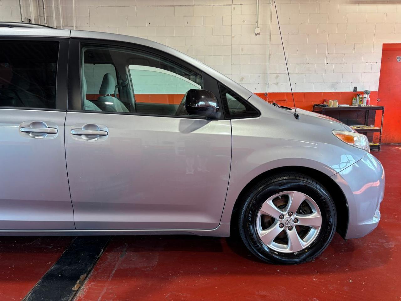 2014 Toyota Sienna LE V6 8 Passenger Franklin OH