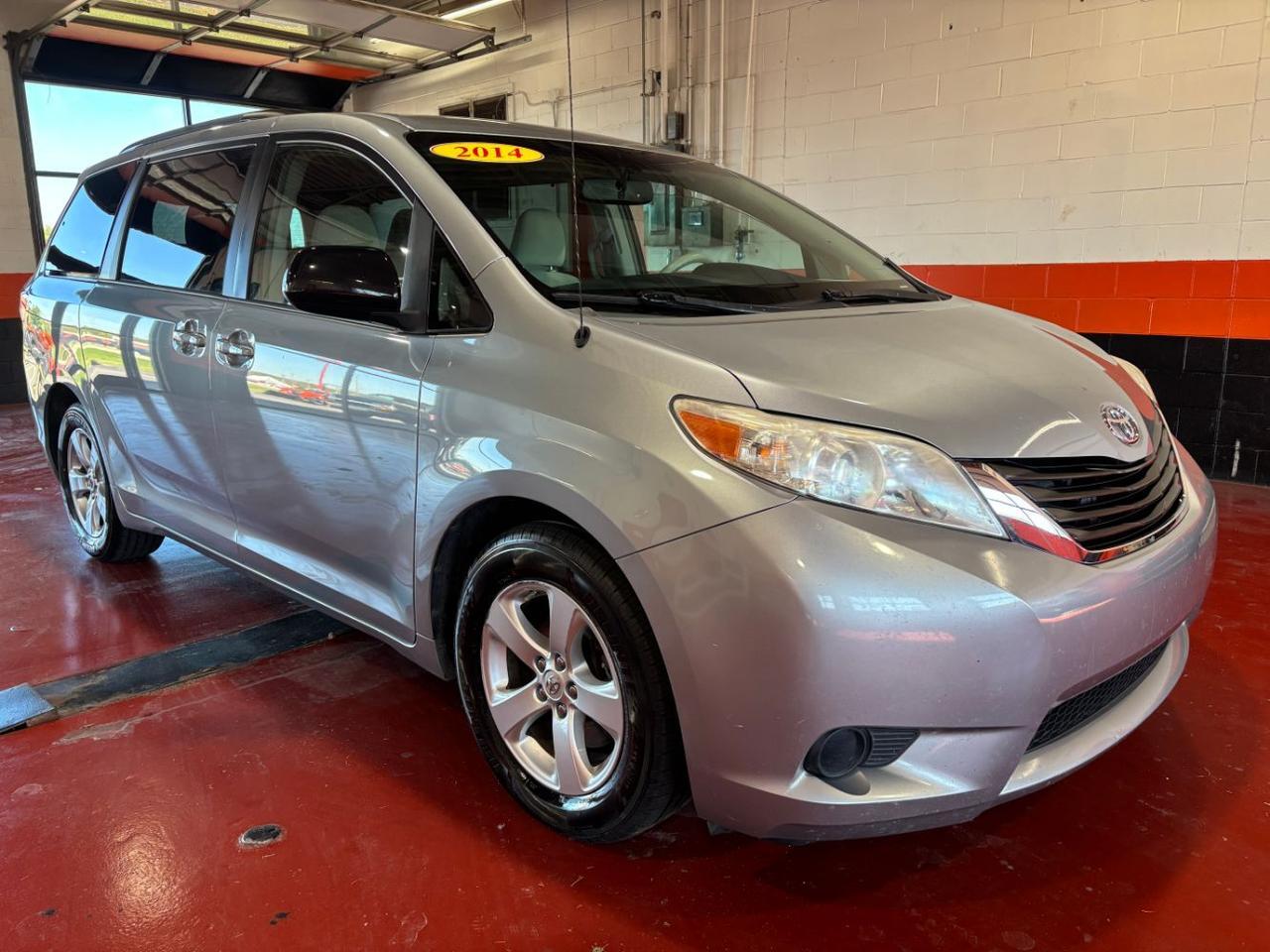 2014 Toyota Sienna LE V6 8 Passenger Franklin OH