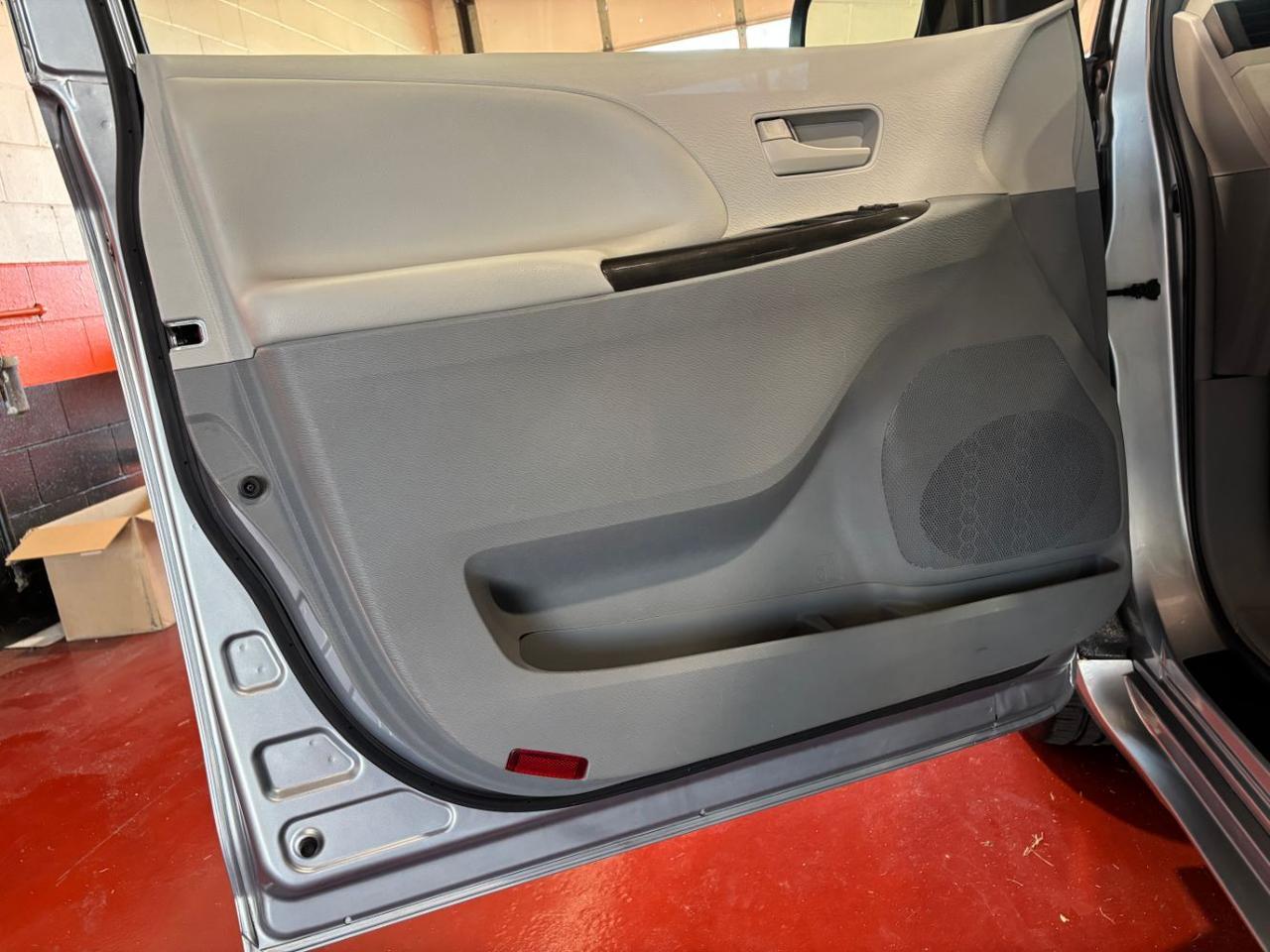 2014 Toyota Sienna LE V6 8 Passenger Franklin OH