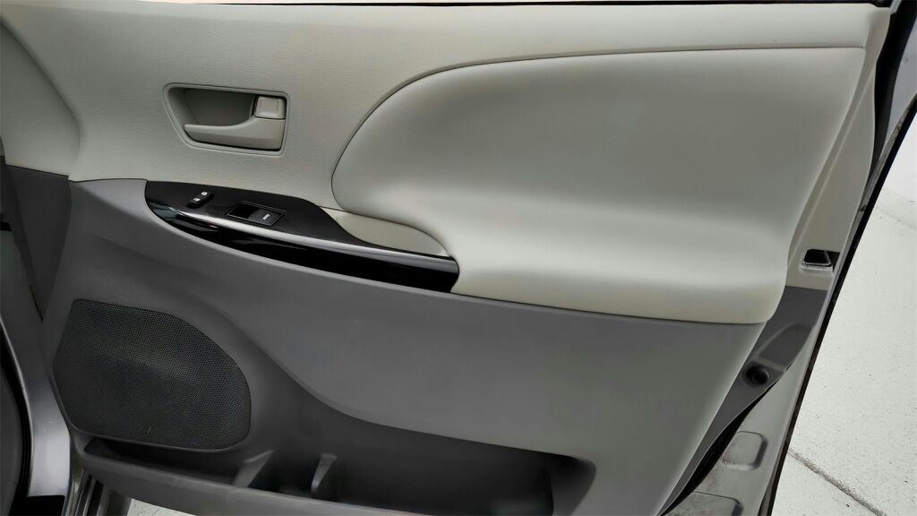 2014 Toyota Sienna LE Laurel MD