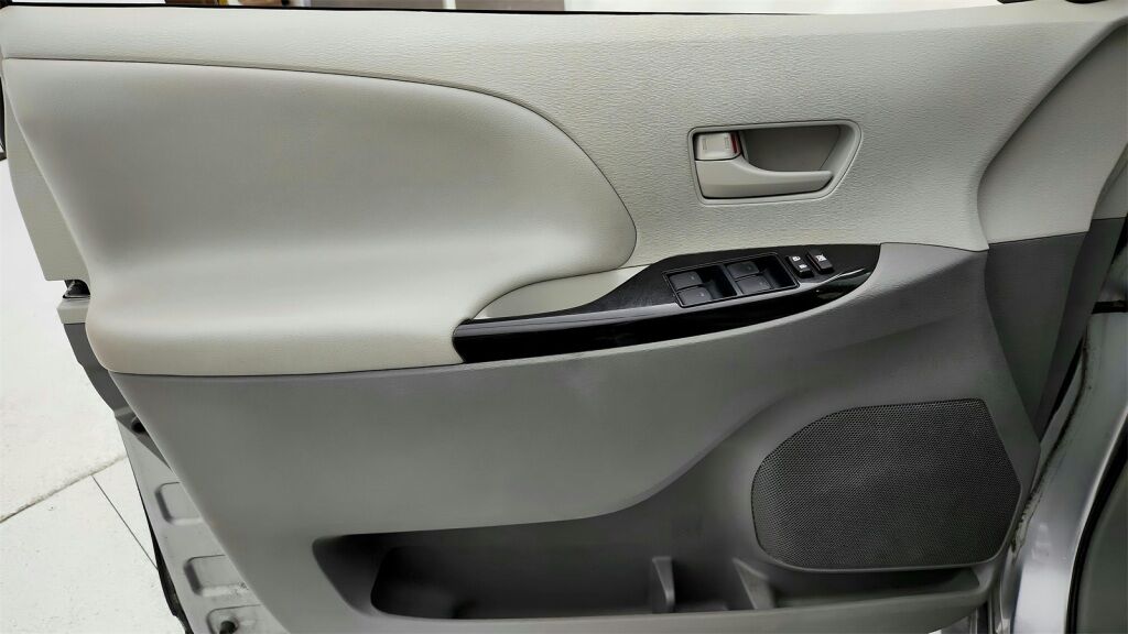 2014 Toyota Sienna LE Laurel MD