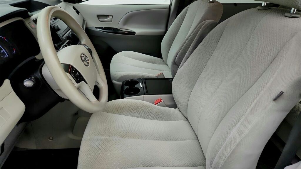 2014 Toyota Sienna LE Laurel MD