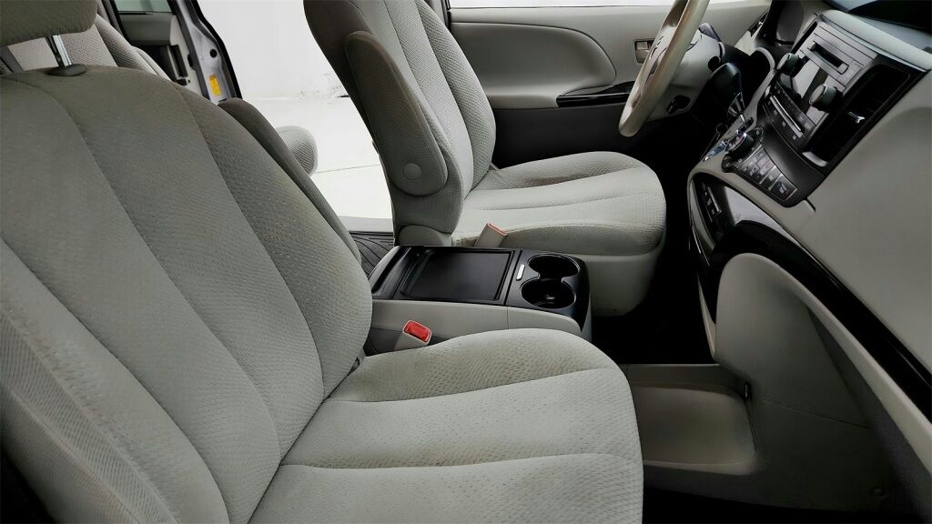 2014 Toyota Sienna LE Laurel MD