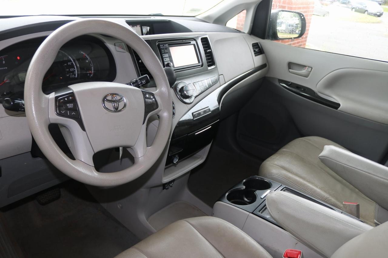 2014 Toyota Sienna LE Fredericksburg VA