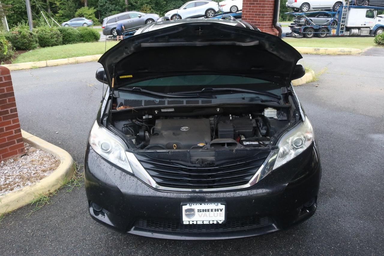 2014 Toyota Sienna LE Fredericksburg VA