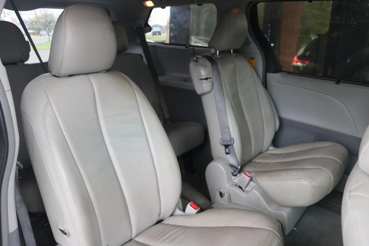 2014 Toyota Sienna LE Fredericksburg VA