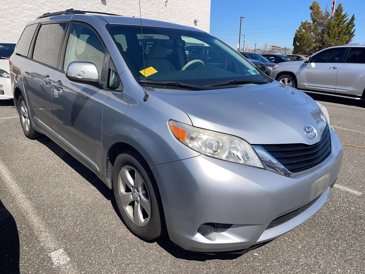 2014 Toyota Sienna LE