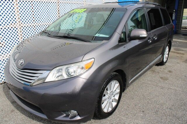 2014 Toyota Sienna LIMITED Melbourne FL