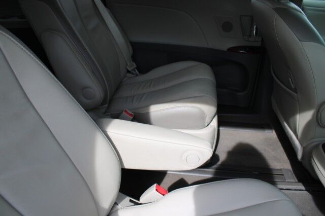 2014 Toyota Sienna LIMITED Melbourne FL