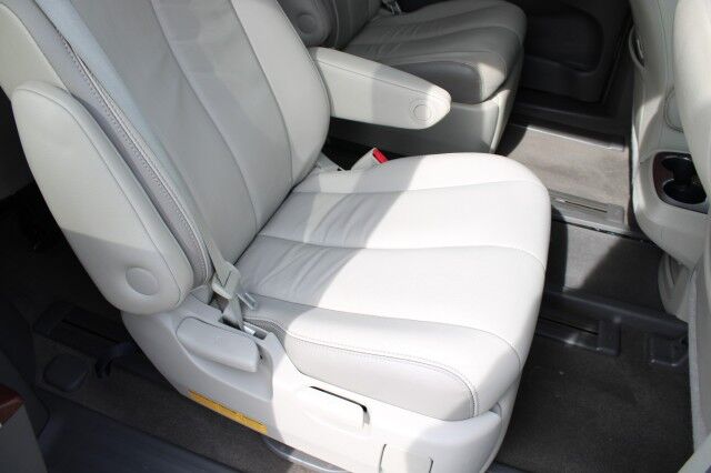 2014 Toyota Sienna LIMITED Melbourne FL