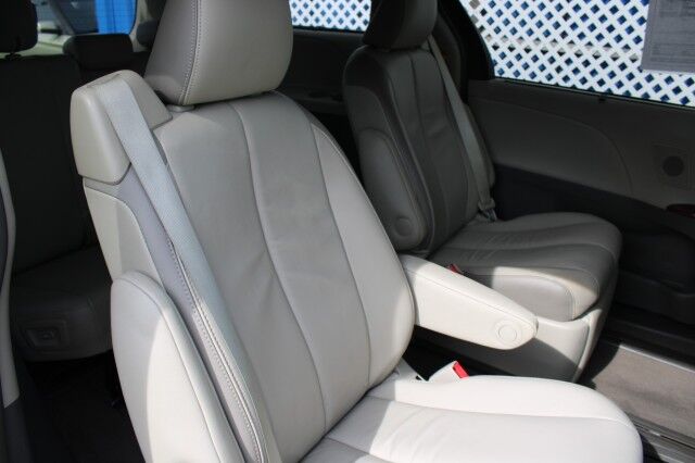 2014 Toyota Sienna LIMITED Melbourne FL