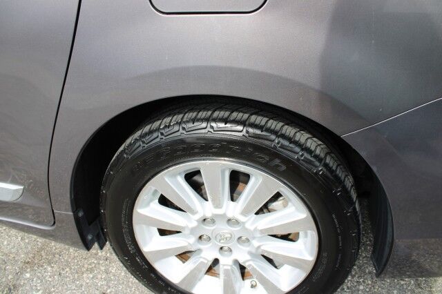 2014 Toyota Sienna LIMITED Melbourne FL