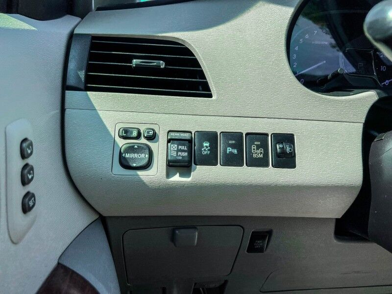 2014 Toyota Sienna Ltd Wilmington NC