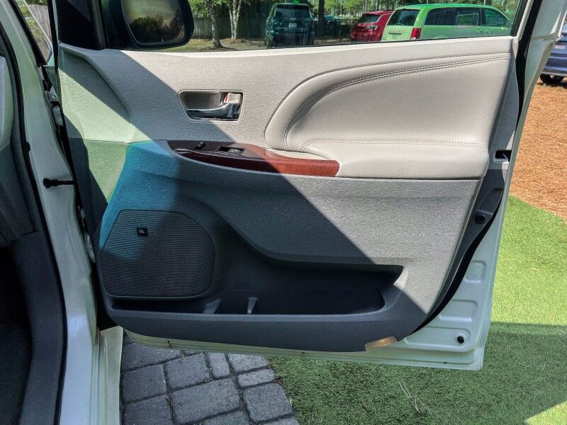 2014 Toyota Sienna Ltd Wilmington NC